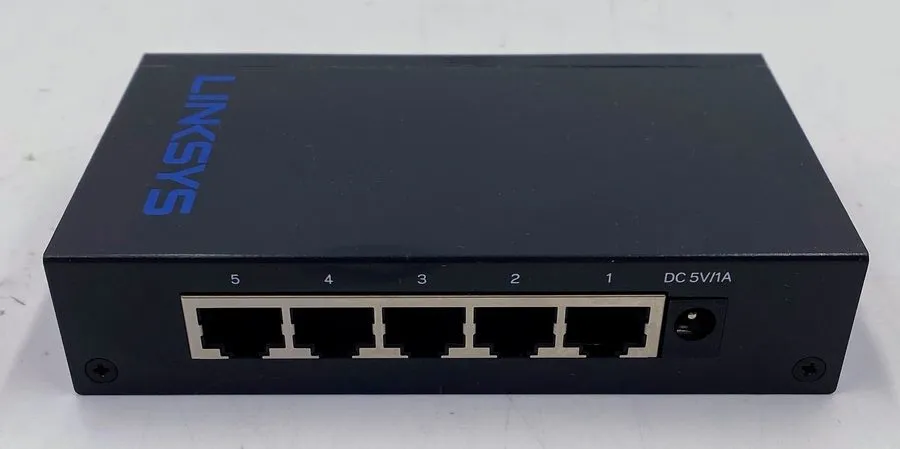 Коммутатор Linksys LGS105 5-Port Gigabit Desktop Ethernet Network Switch — фото лота 2