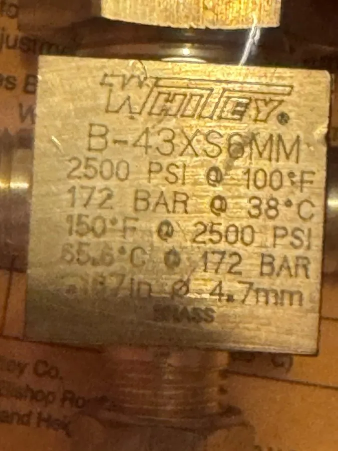 Клапан Swagelok B-43XS6MM Brass 1-Piece 40 Series 3-Way Ball Valve FNSP — фото лота 1