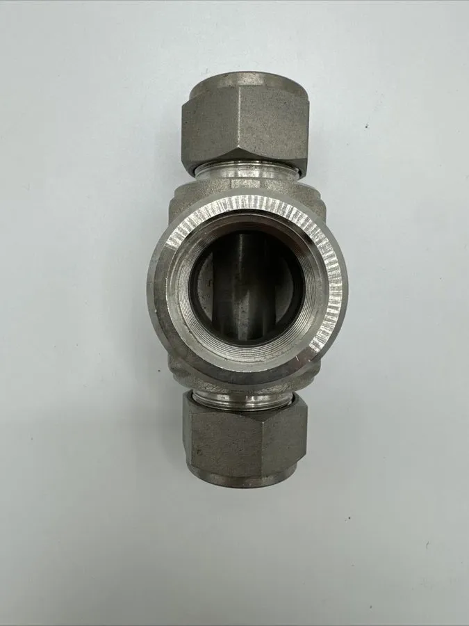 Фитинг Swagelok SS-1610-3TTF Stainless Tube Fitting, Female Branch Tee, 1"