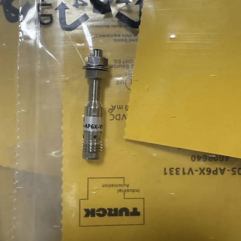 Датчик приближения Turck BI1-EG05-AP6X-V1331 Inductive Proximity Sensor 10-30VDC