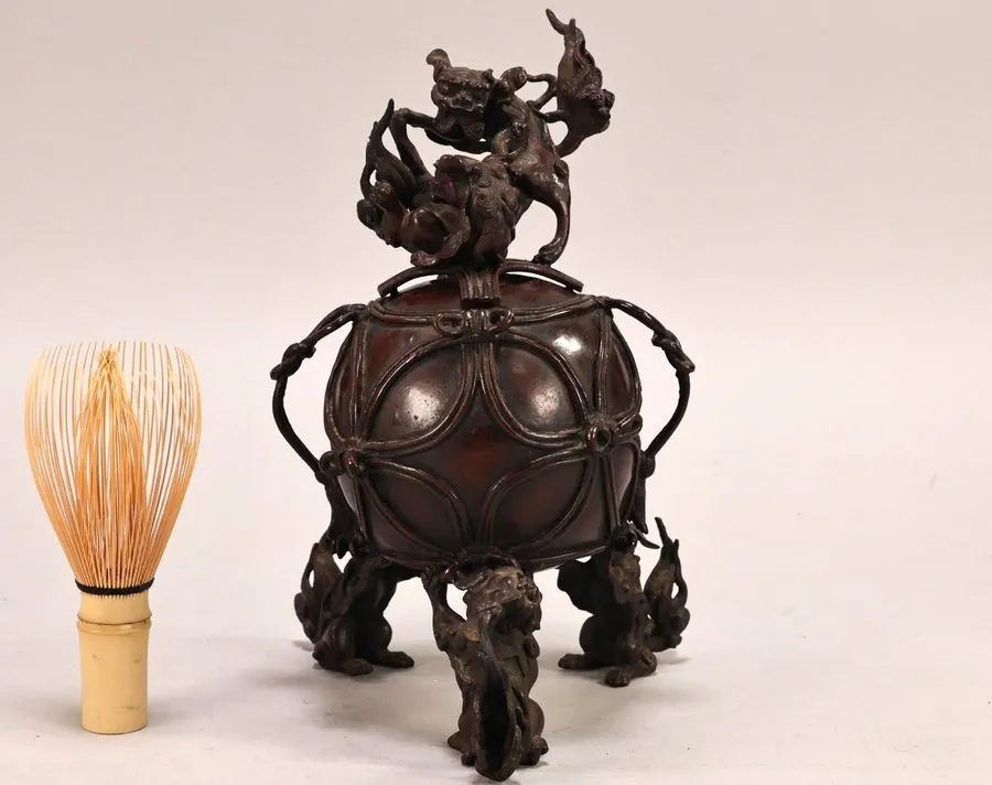 Оборудование видеонаблюдения Japanese Takaoka Bronze Incense Burner Temari Lion  — фото лота 1