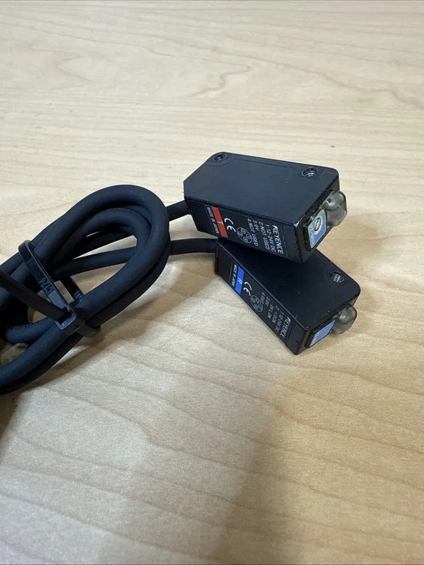 Фотоэлектрический датчик KEYENCE PZ-M53 PHOTOELECTRIC SENSOR 12/24VDC — фото лота 1