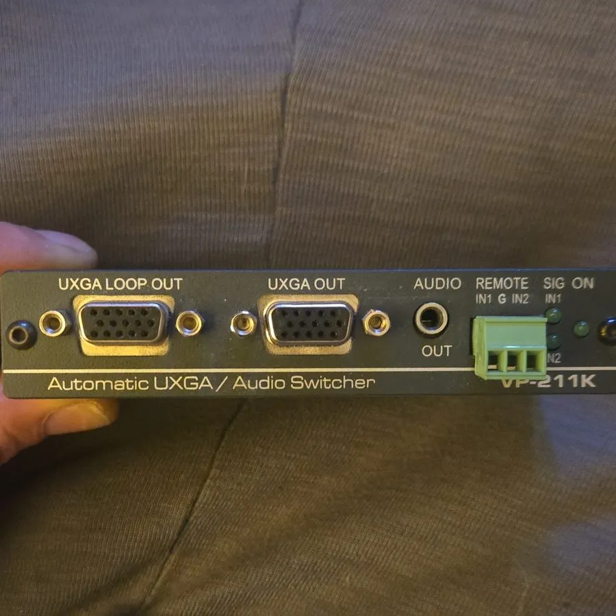 Видеокоммутатор Kramer 2x1 VGA / XGA switch / automatic UXGA / audio switcher VP — фото лота 2