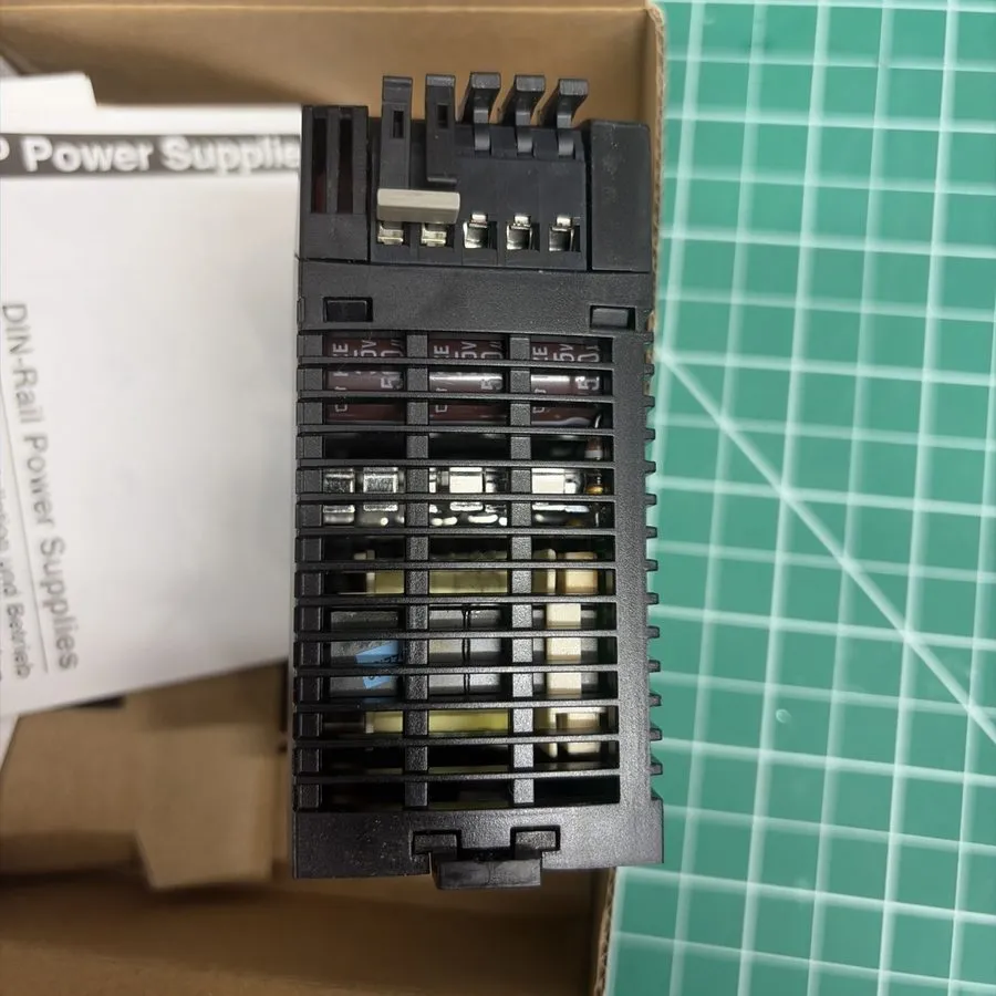 Блок питания Allen Bradley 1606-XLP30B Power Supply 12-15V DC Global Input Volta