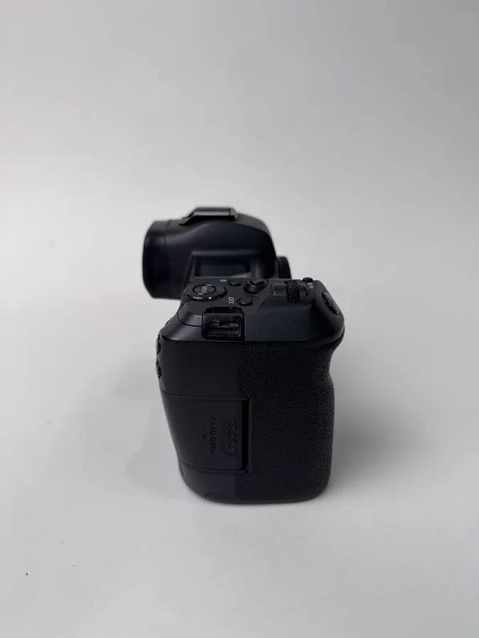 Фотокамера Canon EOS R 30.3MP Mirrorless Camera With Canon RF 50MM f1.8 (PLEASE  — фото лота 1