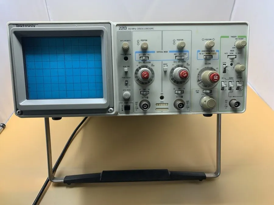 Осциллограф Tektronix 2213 Analog Oscilloscope 60MHz 2 ch