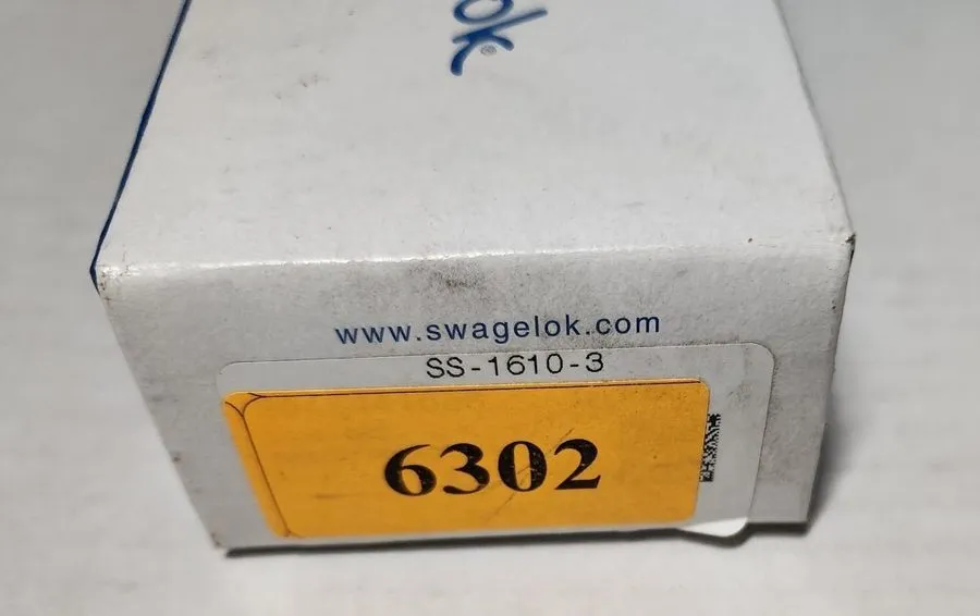 Фитинг Swagelok 316 Stainless Steel Tube Tee Fitting 1" w/Nuts SS-1610-3