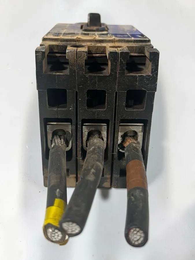 Автоматический выключатель Siemens Sentron Circuit Breaker HED43B100 3P 100 Amp 