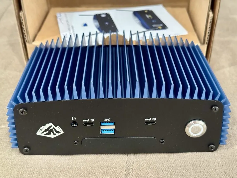 SSD-накопитель Simply NUC FanlessMini PC LLN11CRFi3 Intel i3 8GB Ram 256GBP4 SSD