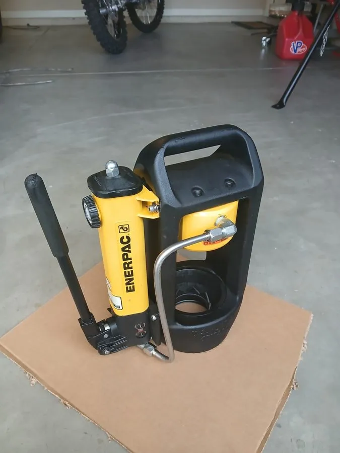 Насос Parker 94C-001-PFD MiniKrimp Portable Hydraulic Hose Crimper Hand Pump 30