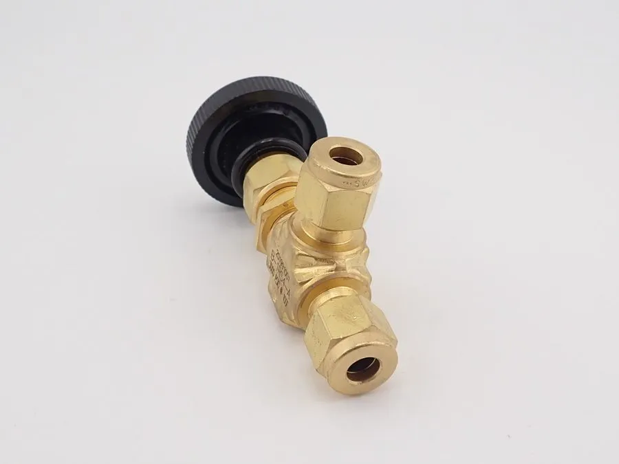 Клапан Swagelok B-1RS4-A Brass Integral Bonnet AnglePattern Needle Valve FNSP