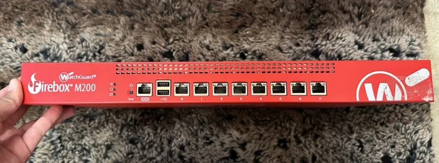 Межсетевой экран WatchGuard FireBox M200 ML3AE8 8-Port Gigabit Ethernet Network 