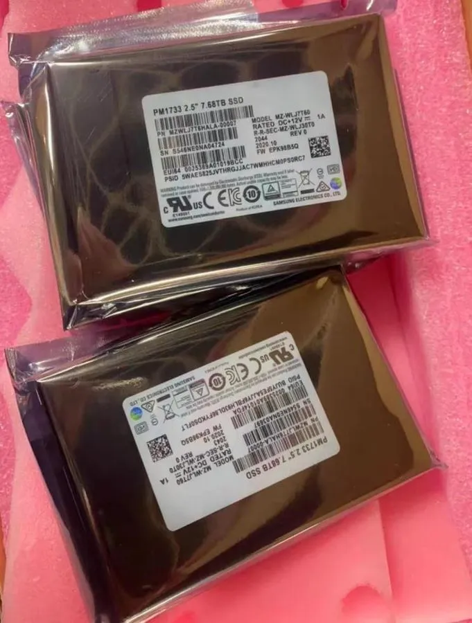 SSD-накопитель 7.68TB Samsung PM1733 SSD DELL 0Y27TR NVME MZ-WLJ7T60 u.2 MZWLJ7T