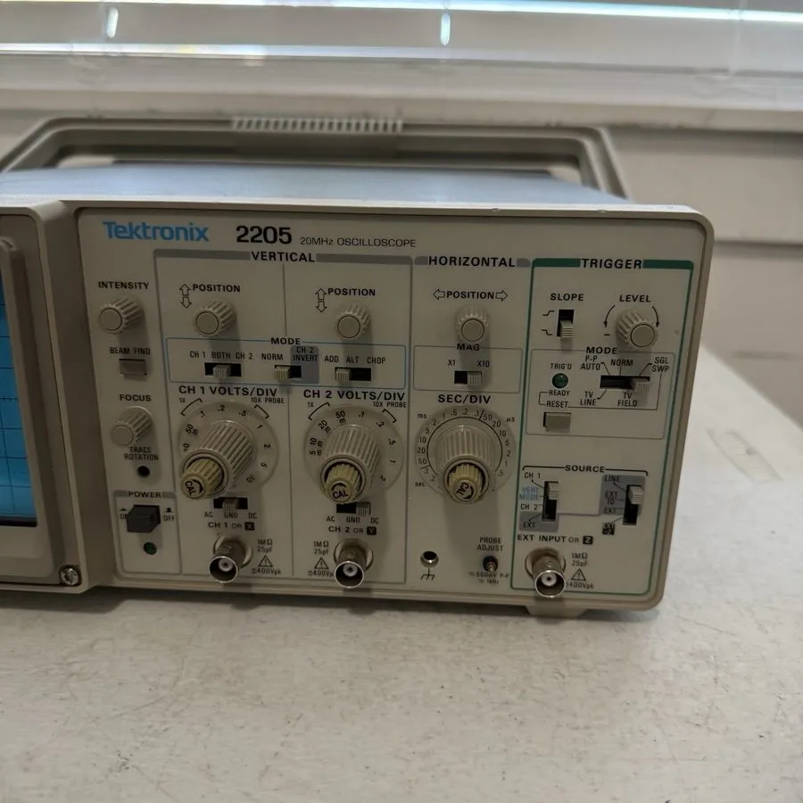 Осциллограф TEKTRONIX 2205 20MHZ OSCILLOSCOPE