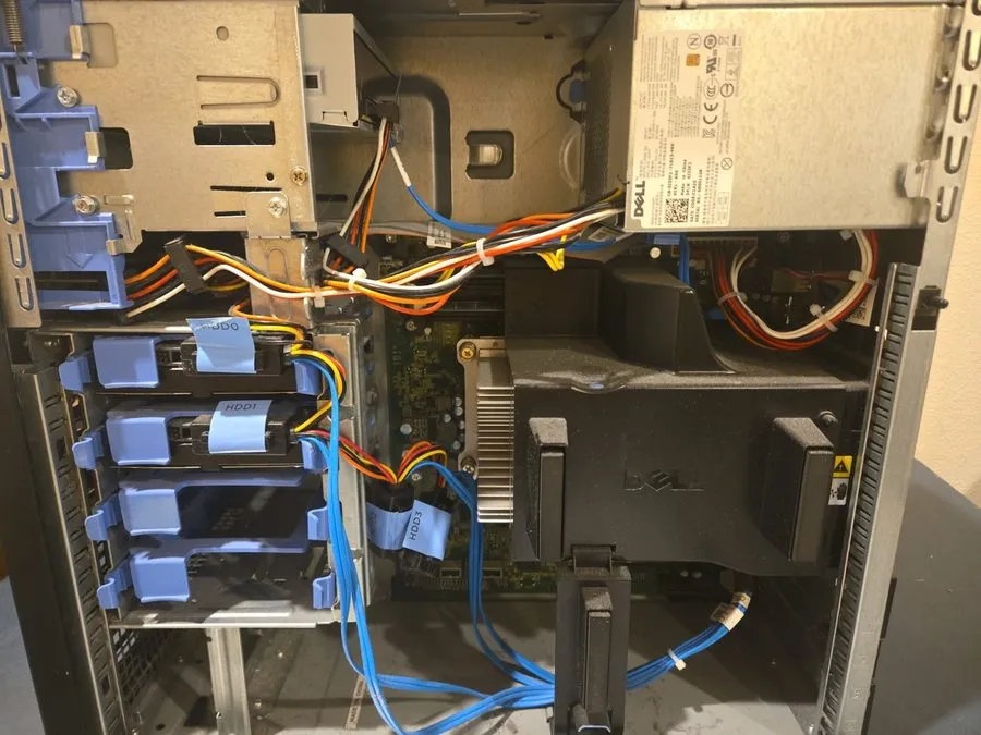 Сервер Dell PowerEdge T110 Tower Server Intel Xeon X3450 2.5 GHz 2 GB Ram No HDD — фото лота 1