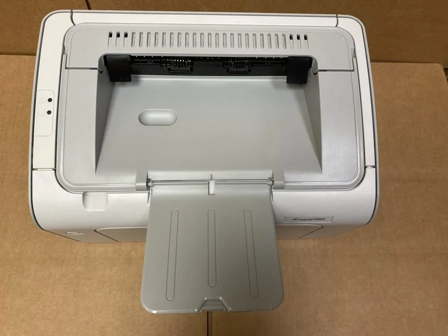 Лазерный принтер HP LaserJet P1005 Monochrome Laser Printer W/ Cables