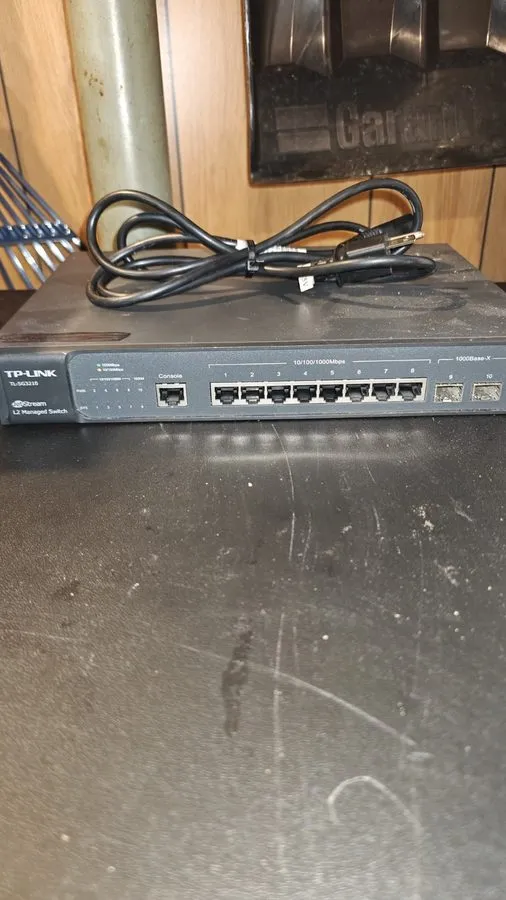 Коммутатор TP-LINK JetStream 8 Port Rack Mountable Ethernet Switch TL-SG3210 V2.