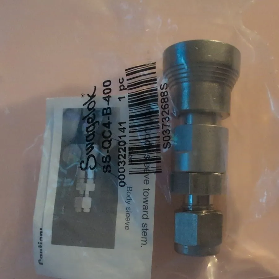 Фитинг Bulk Swagelok SS-QC4-B-400 Quick Connect Body 0.2 Cv, 1/4 in. Fitting