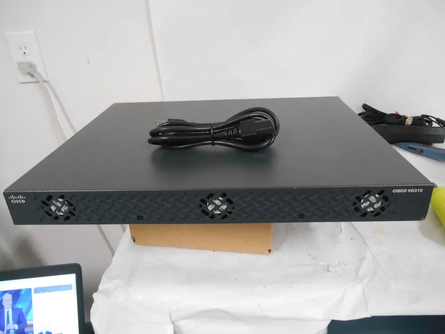 VoIP-шлюз Cisco VG310 24-Port Analog Voice Over IP Gateway ( UNIT )