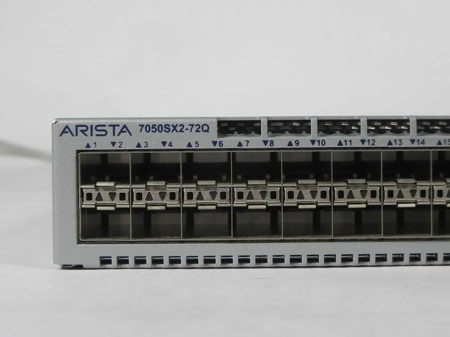 Коммутатор Arista DCS-7050SX2-72Q-R 48 Port 10GB SFP+ 6x 40GB QSFP+ B-F Switch — фото лота 1