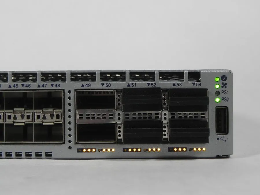 Коммутатор Arista DCS-7050SX2-72Q-R 48 Port 10GB SFP+ 6x 40GB QSFP+ B-F Switch — фото лота 2