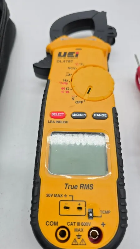 Тестер UEi DL479T True RMS Clamp Meter 6000 Count CAT III 600V 600A Leads Case