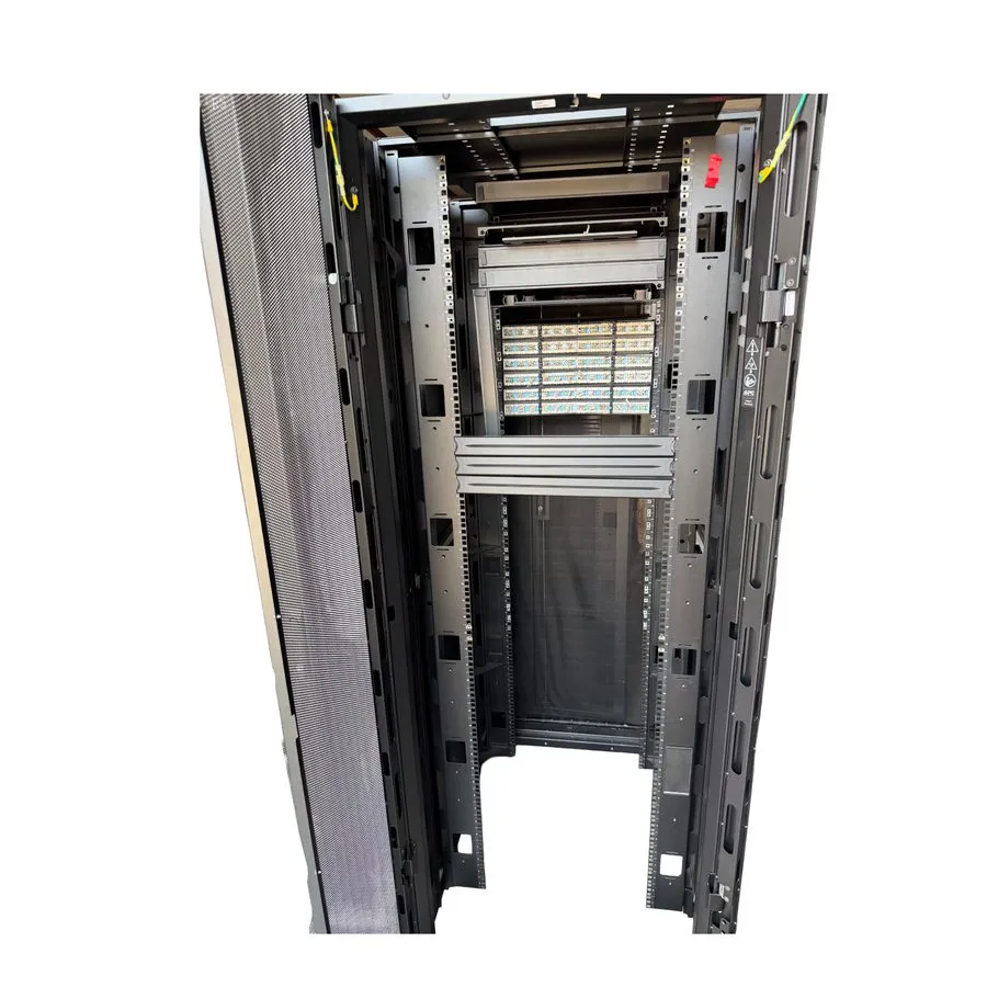 Стойка/шкаф APC AR3150 Server Rack Enclosure NetShelter SX 42U IP20 29" W x 42"  — фото лота 1