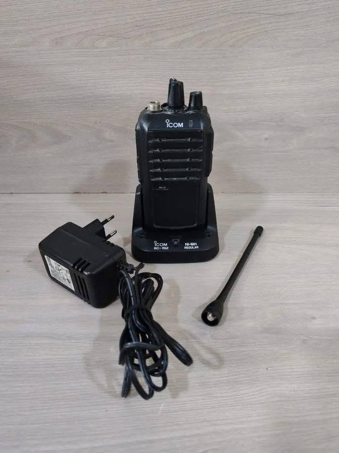 Зарядное устройство ICOM IC-F4003 Regular Charger Portable Radio
