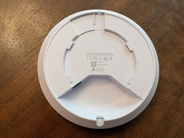 Точка доступа Wi-Fi Ubiquiti UniFi U6+ U6-Plus Wi-Fi 6 Access Point Access Point — фото лота 1