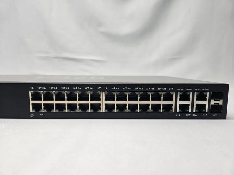 Коммутатор Cisco SF300-24P 24-Port 10/100 PoE Managed Ethernet Switch — фото лота 2