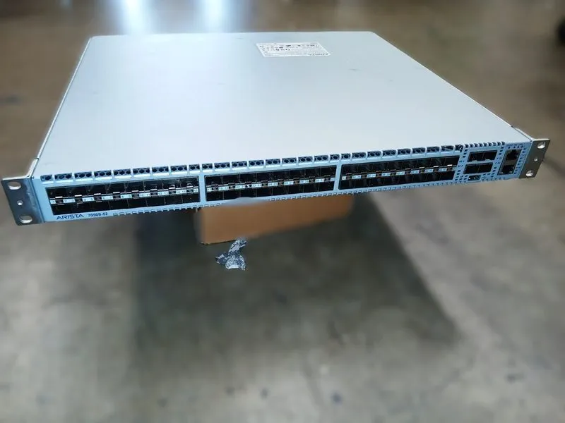 Коммутатор Arista DCS-7050S-52 52-port 10GBE switch