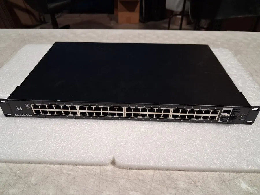 Коммутатор Ubiquiti ES-48-Lite Edge Switch 48 port switch Pre-owned!