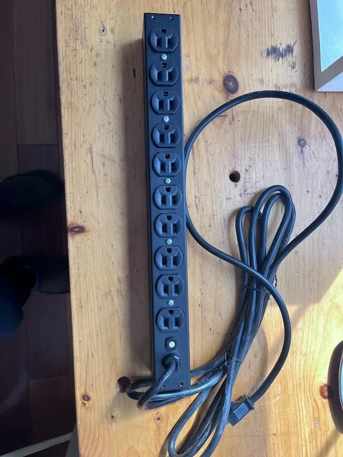 Блок розеток APC Rack PDU AP9562