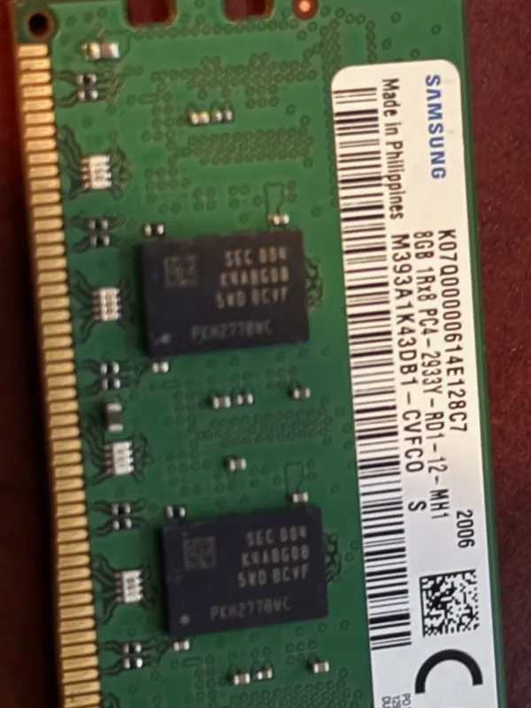 Модуль памяти SAMSUNG 8GB DDR4 2933 1Rx8 PC4-23400 M393A1K43DB1-CVF 288pin Serve