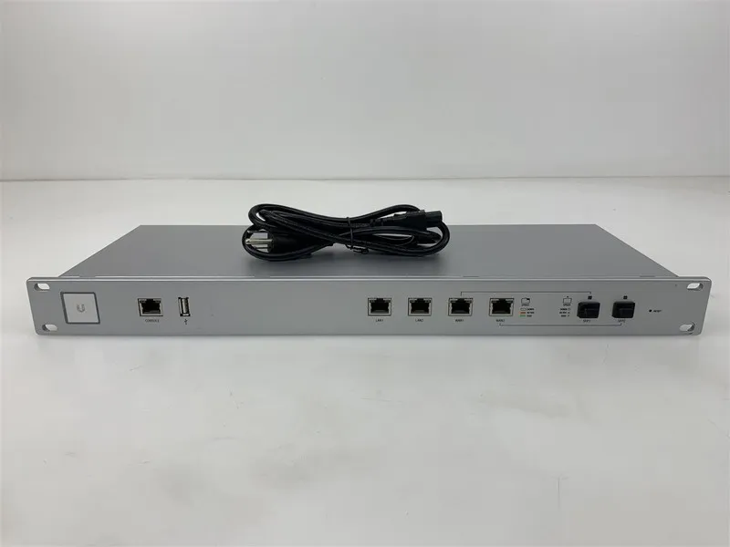 Коммутатор Ubiquiti Networks USG-PRO-4 UniFi Security Gateway Access Point PRO