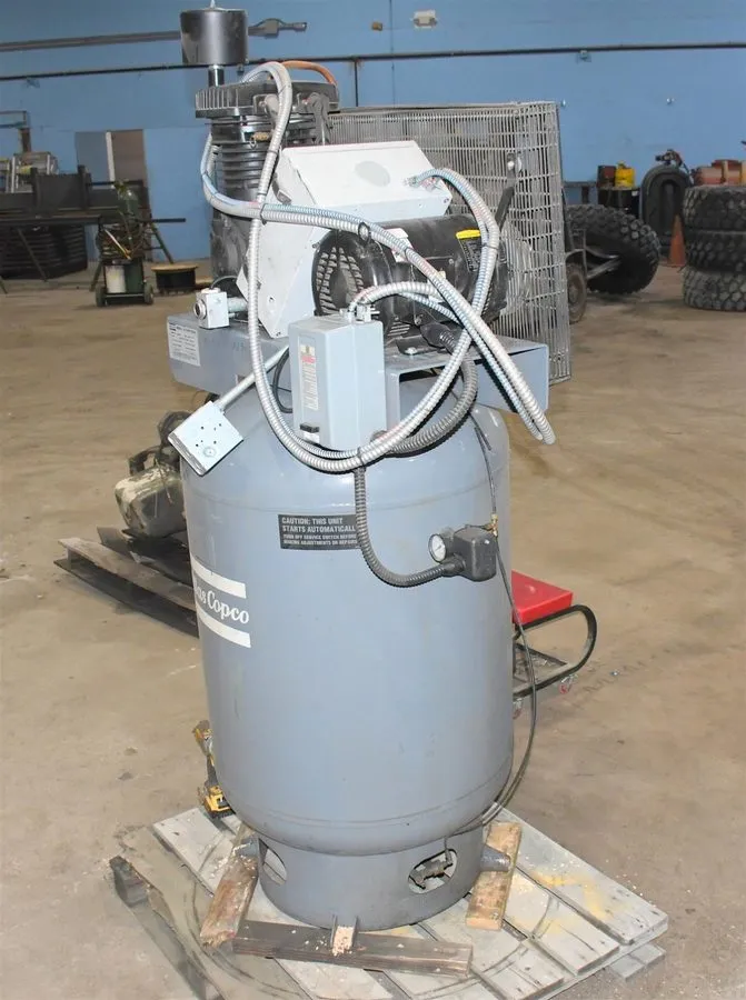 Компрессор Compressor Atlas Copco Two Stage Air 10 HP, 120 Gal. 460V, 3 Phase, K
