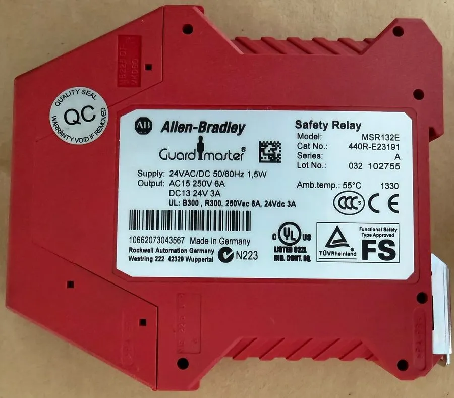 Реле безопасности Allen Bradley 440R-E23191 MSR132E Guardmaster Safety Relay 24V
