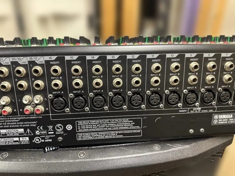 Микшерный пульт YAMAHA MGP24X Series 24Channel Premium Mixing Console Analog Mix — фото лота 2