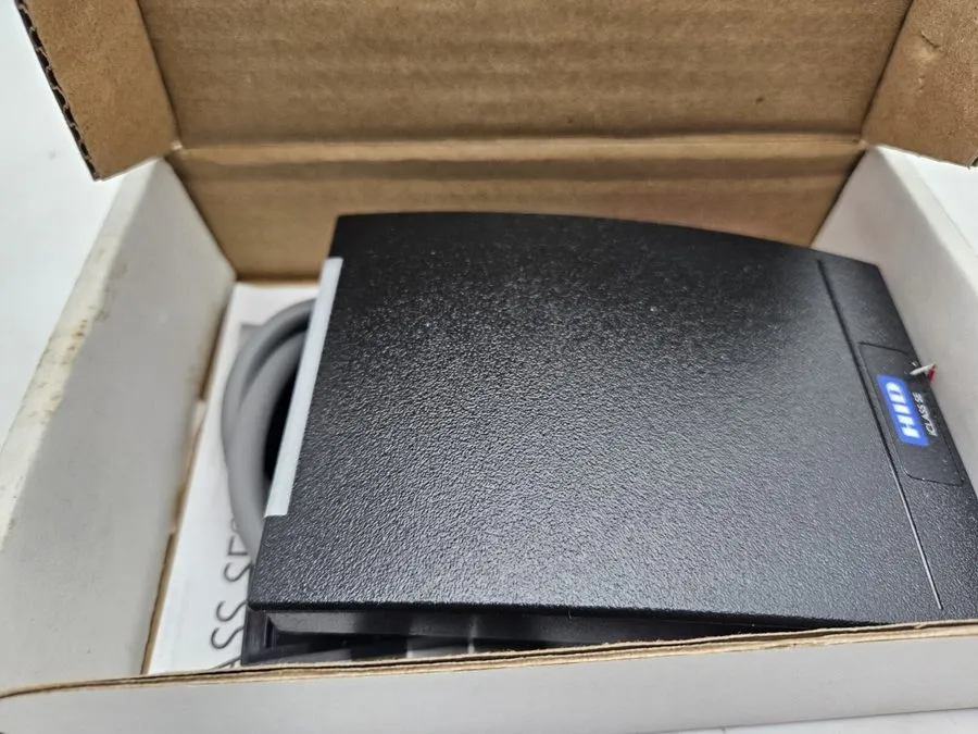 Оборудование видеонаблюдения HID iCLASS SE R40 Wall Switch er 920NTNNEK00000 RFI