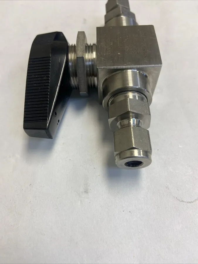 Клапан WHITEY/SWAGELOK BALL VALVE 1/4" COMP, SS-83TS4, #128R16