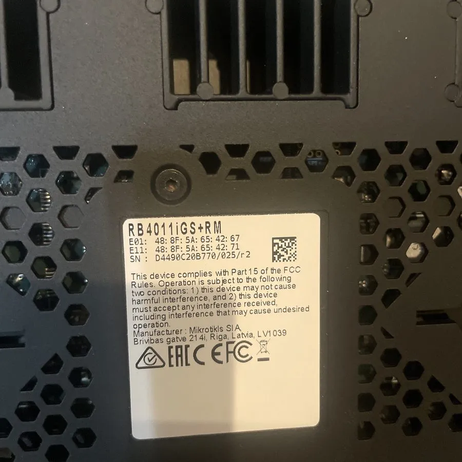 Маршрутизатор MikroTik RB4011iGS+RM 1.4Ghz CPU, 1GB RAM, SFP+ 10Gbps cage