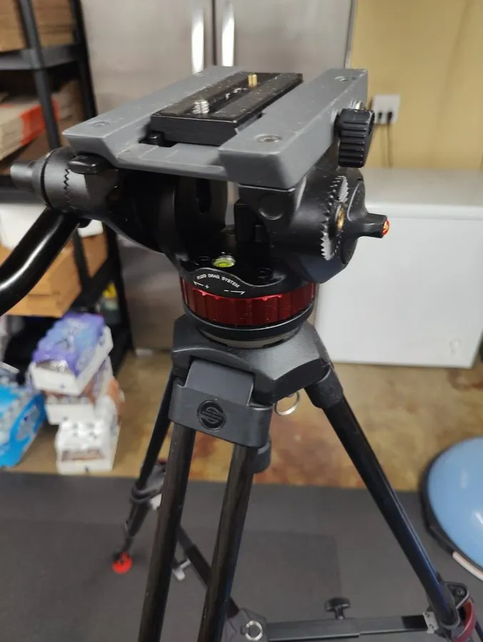 Оборудование видеонаблюдения SLIK Pro 700dx Tripod & Manfrotto MVH502A Fluid Hea — фото лота 2