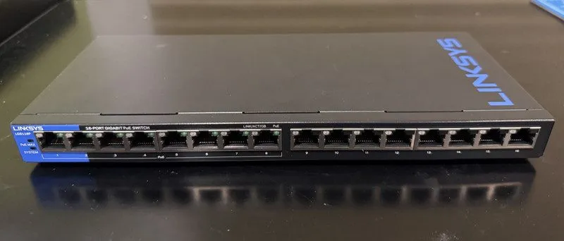 Коммутатор Linksys LGS116P 16-Port Gigabit PoE+ Unmanaged Network Switch 80W