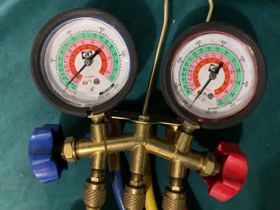 Манометрический коллектор Yellow Jacket HVAC 4-Valve Manifold Gauge Set w/ Hoses