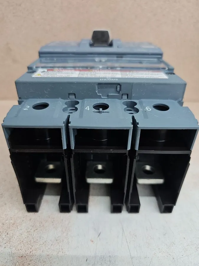 Автоматический выключатель Siemens 250 Amp Circuit Breaker 600 VAC 3 Pole 3VA622