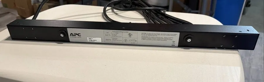 Блок розеток PDU APC AP9567 Basic Rack PDU 0U 15A 100/120V 14-Outlet NEMA 5-15R