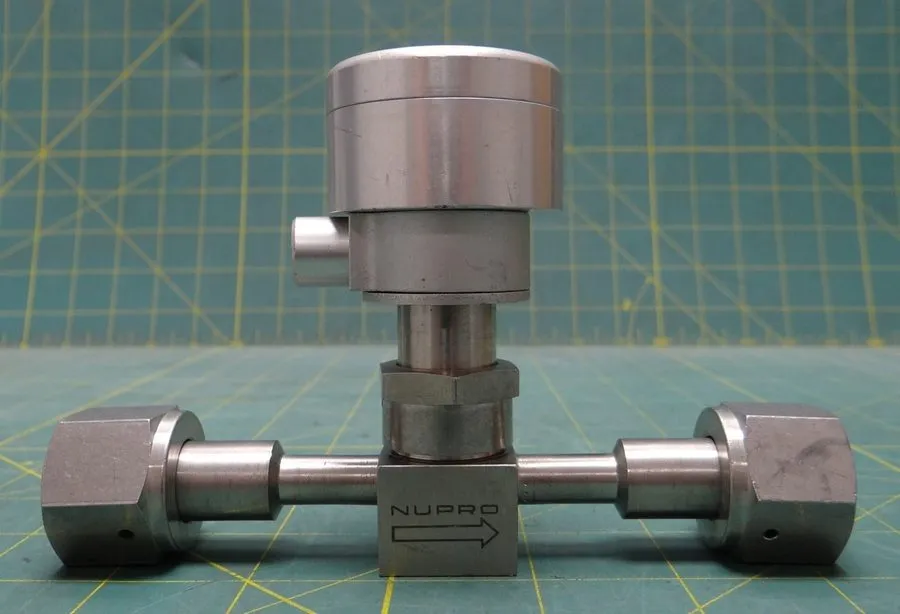 Клапан Nupro Swagelok SS-4BK V51 T Stainless Steel Bellows Sealed Valve