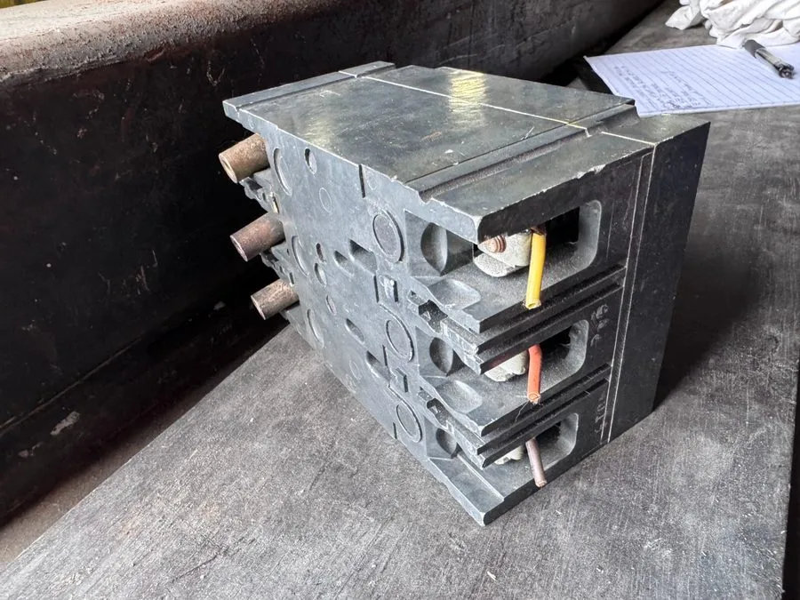 Автоматический выключатель GE TED134015 15A 3-Pole 480V AC E-Frame Circuit Break