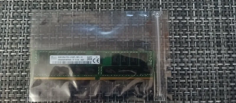 Модуль памяти SK Hynix 32GB 2Rx4 PC4-2133P DDR4 ECC Registered Server RAM HMA84G