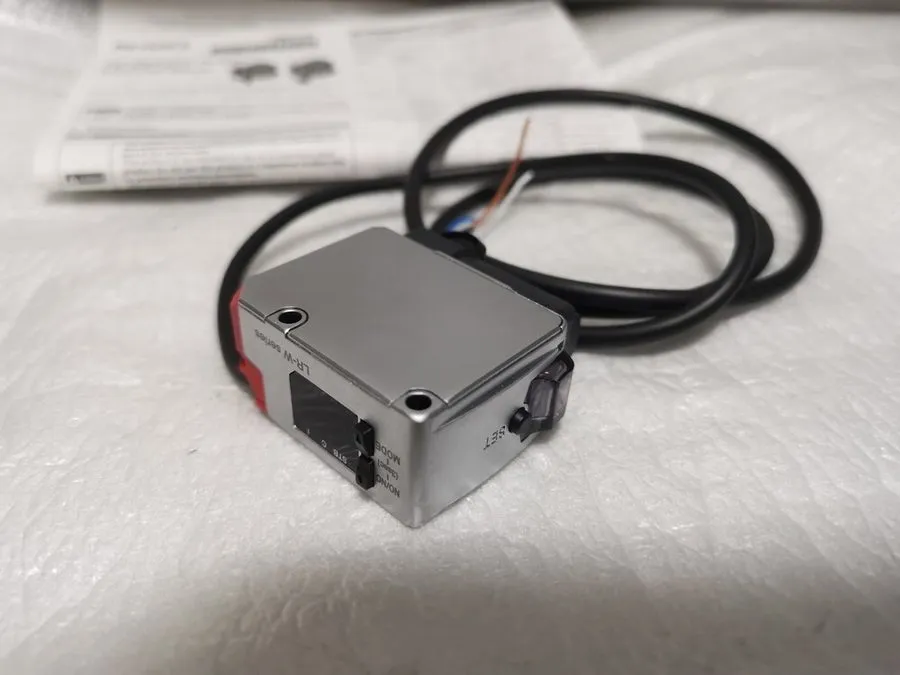 Датчик keyence LR-WF10 laser sensor